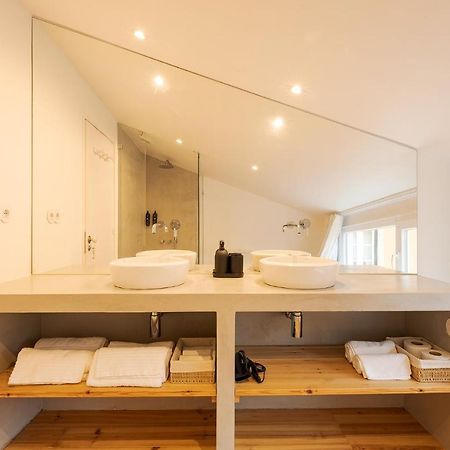 The Yellow House Spacious Duplex In Prazeres District Lisbon Bagian luar foto