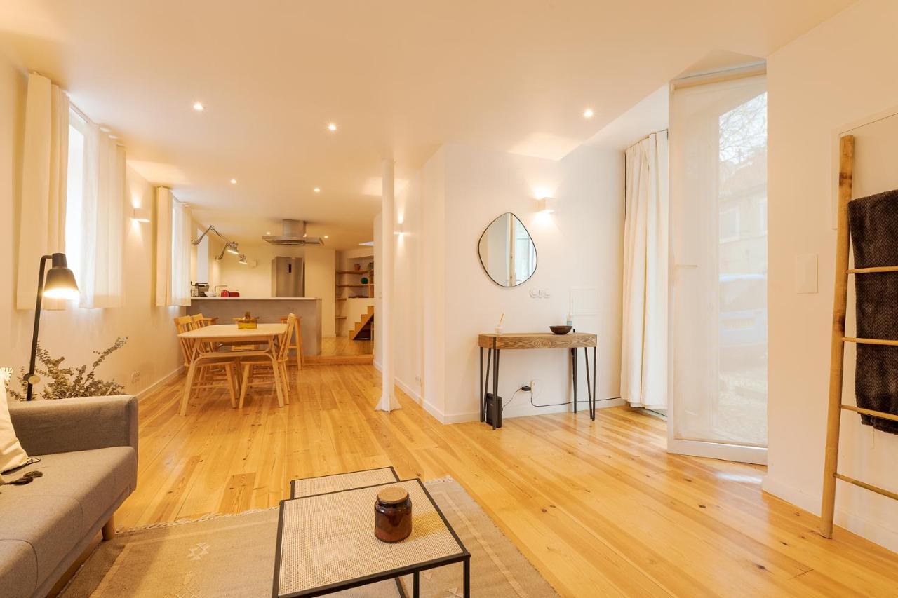 The Yellow House Spacious Duplex In Prazeres District Lisbon Bagian luar foto